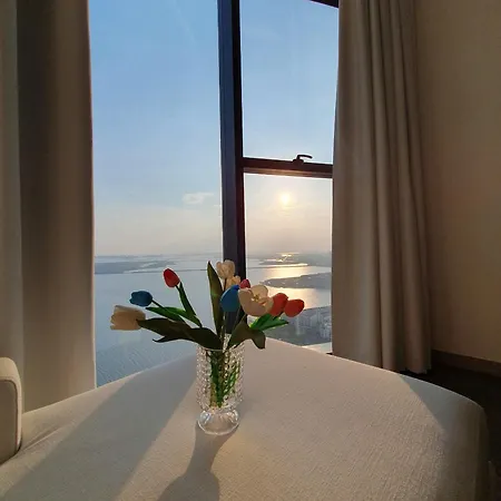 A La Carte Ha Long Apartment - Ha Long Bay View, Beachside